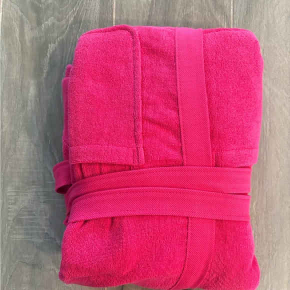 Lacoste Fuchsia Robe - Picture 6 of 6